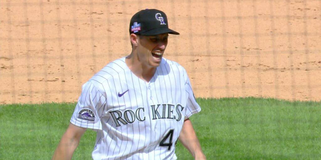Jimmy Herget stung by bee on pitcher's mound