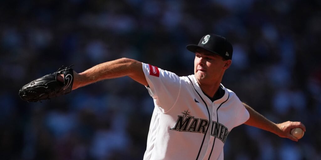 Kade Anderson makes MLB debut