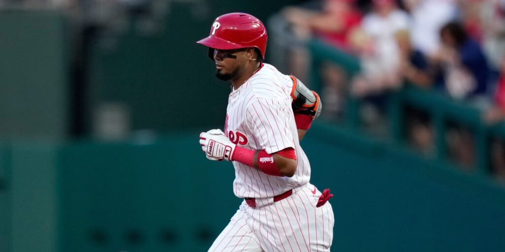 Luis Arraez homers in second game with Phillies Luis Arraez homers in second game with Phillies