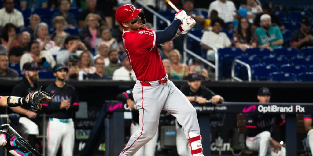 Mike Trout homers on his birthday for the sixth time