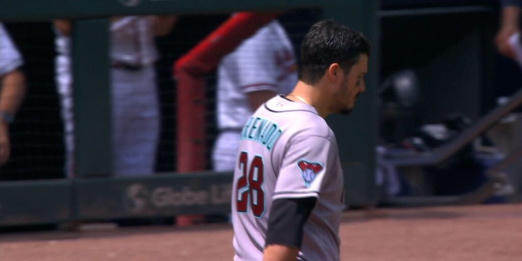 Nolan Arenado exits D-backs game with injury