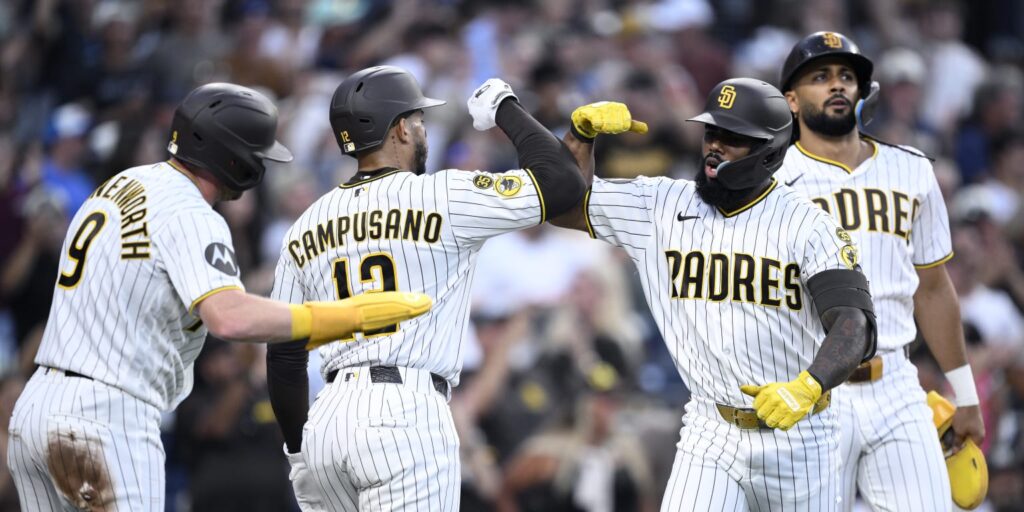 Offense leads Padres to series win over MLB-best Brewers