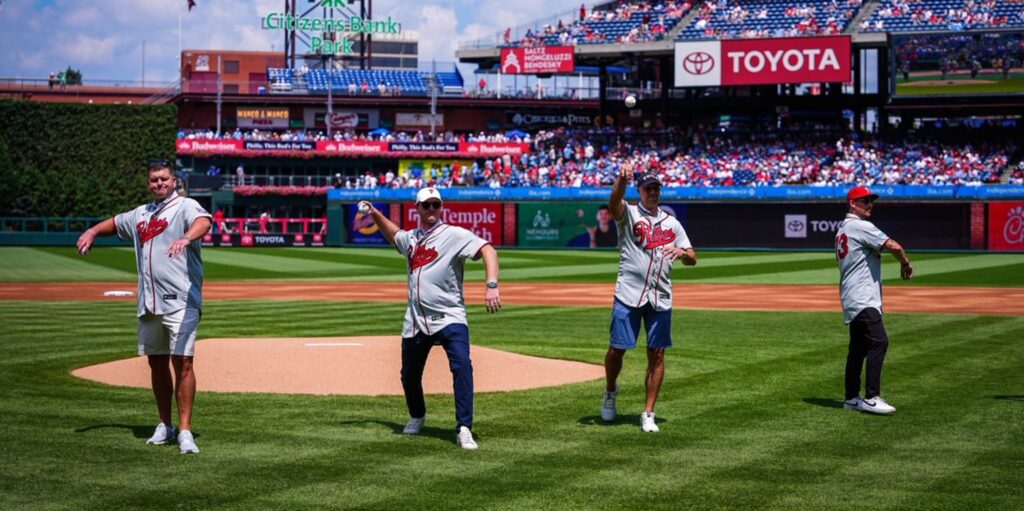Phillies host former players in ode to Moonlight Graham from Field of Dreams
