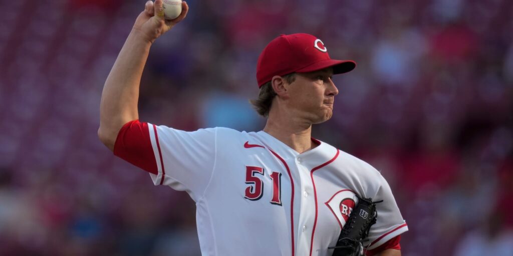 Reds defeat Athletics in first game after Deadline