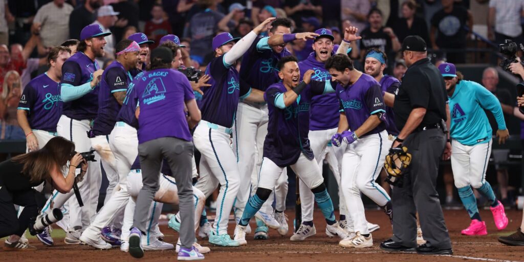 Ryan Waldschmidt hits walk-off home run against Dodgers Ryan Waldschmidt hits walk-off home run against Dodgers