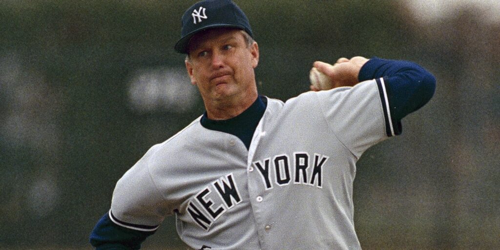 Tommy John misses Old-Timers' Day for health reasons