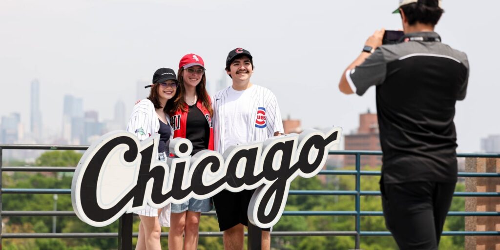 White Sox, Cubs could play against each other in World Series for first time since 1906