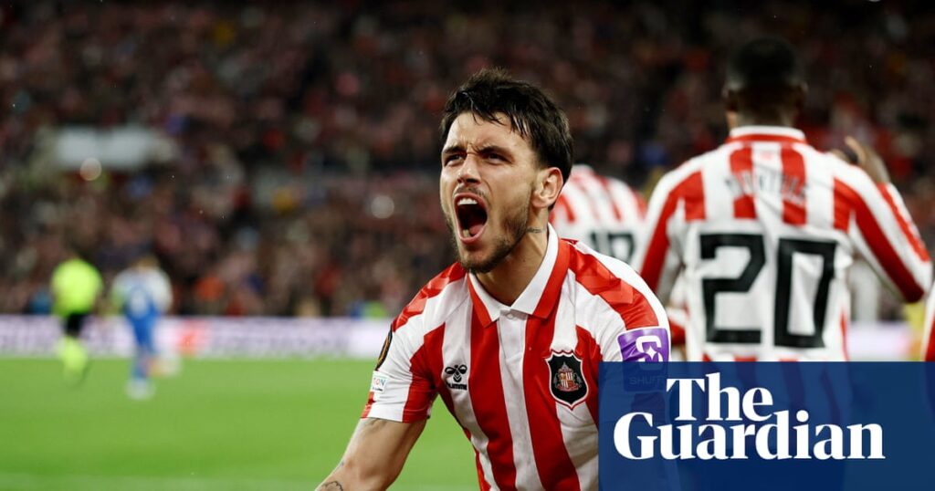 Enzo Le Fée makes amends from the spot as Sunderland overcome AZ | Europa League