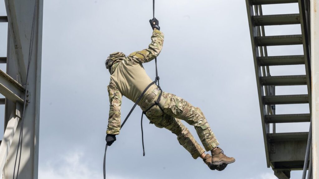 Air Force suspends rappelling for special ops training unit Air Force suspends rappelling for special ops training unit