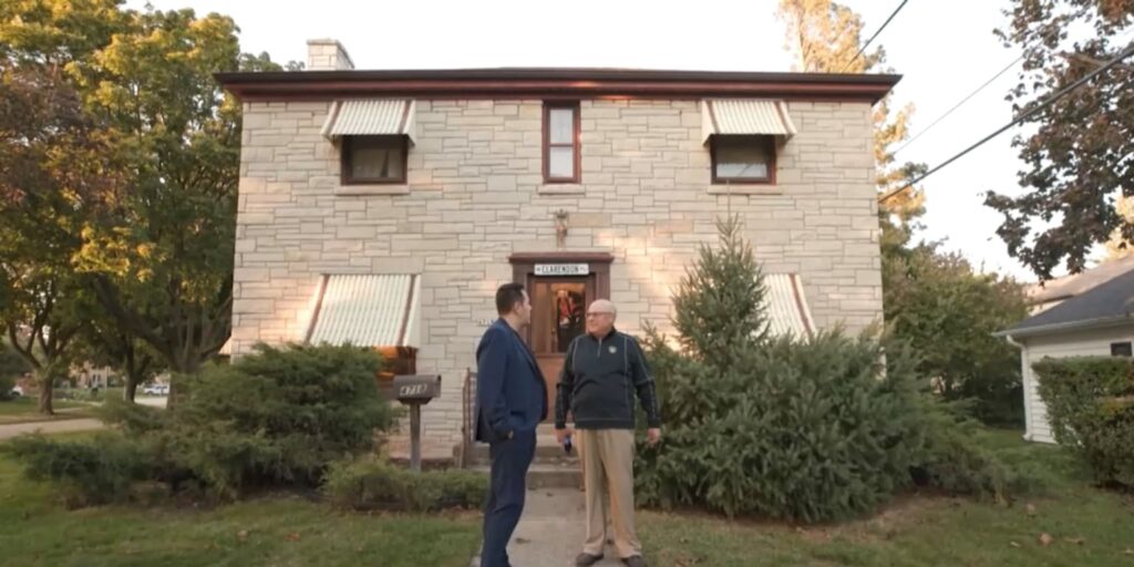 Brewers fan walks to every home game, including World Series Brewers fan walks to every home game, including World Series