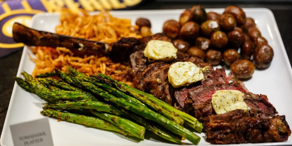 Brewers unveil special ballpark menu for World Series Brewers unveil special ballpark menu for World Series