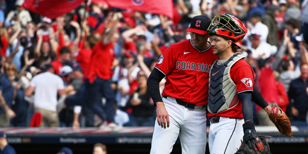 Cade Smith records four-out save in Guardians’ Game 3 ALCS win Cade Smith records four-out save in Guardians' Game 3 ALCS win