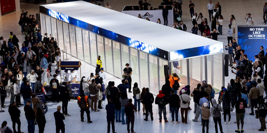 Major League Baseball displays World Series preview in the Oculus