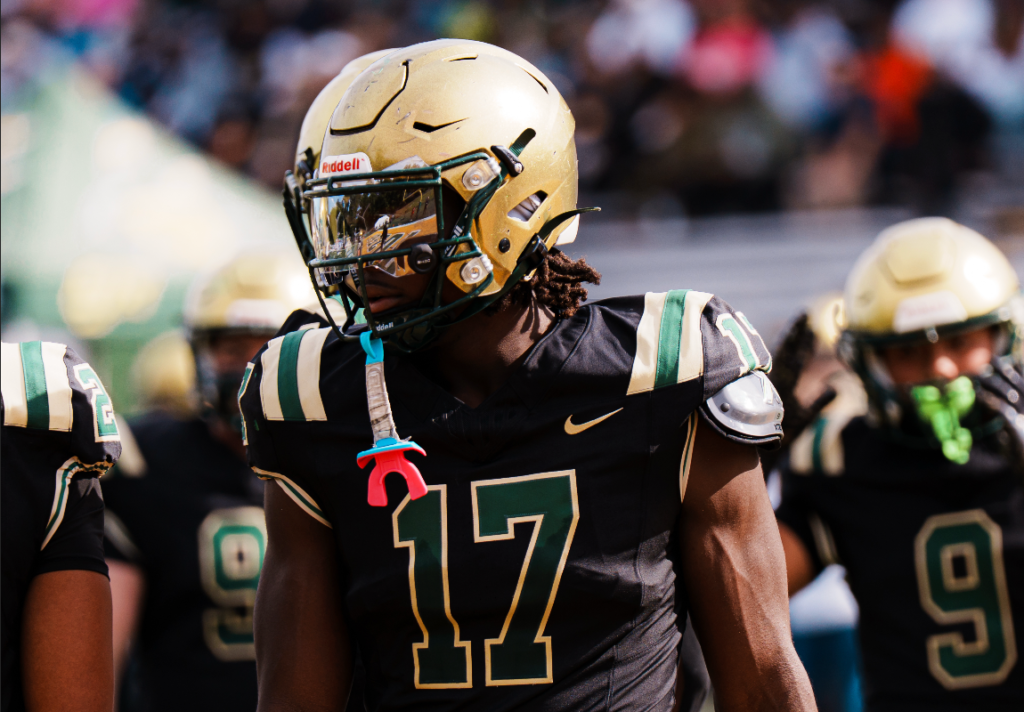 Mitchell Shines, Green Knights Hold Off St. Peter's Prep in Top 5 Batt
– njathletics