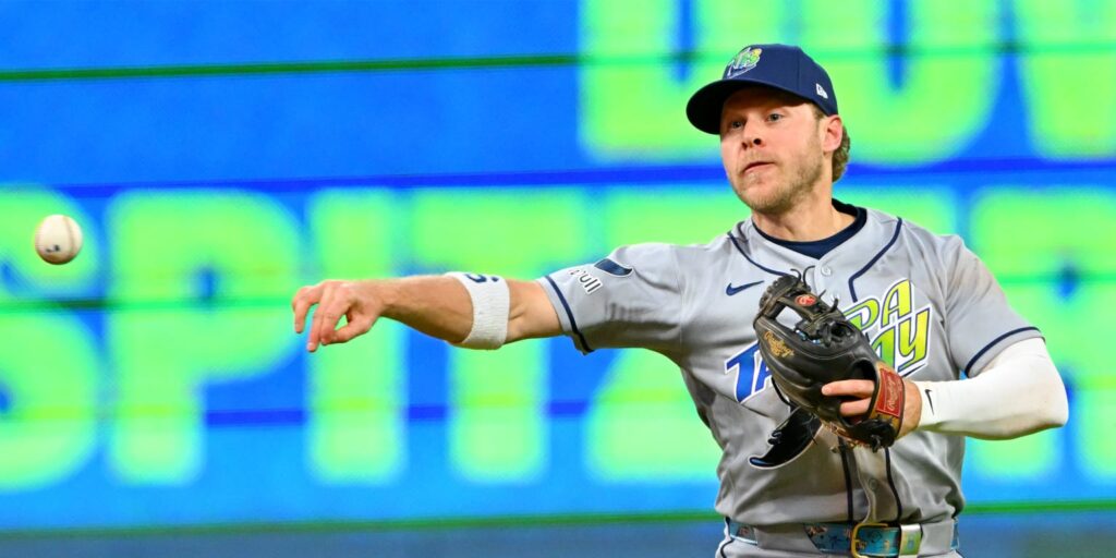 Rays use timely hitting, strong defense, pitching to win ALCS Game 5