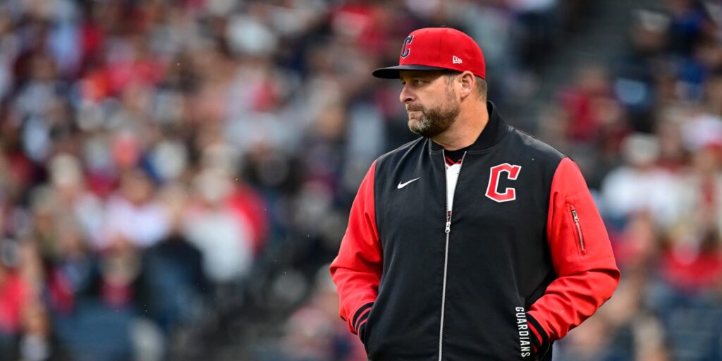 Stephen Vogt to remain as Guardians' manager in 2027